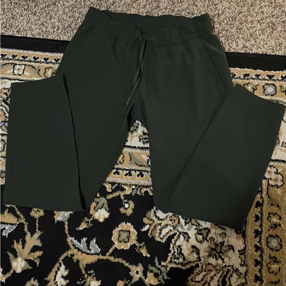 Lululemon on the fly pants